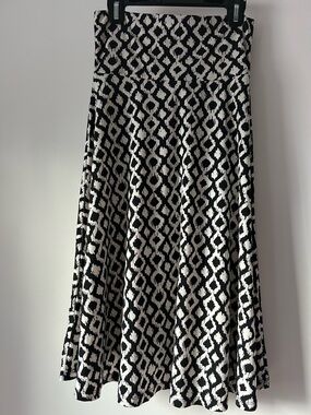 LuLaRoe Black & White Geometric A-Line Skirt